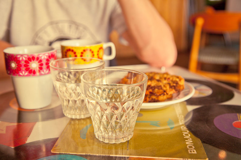 Bar Barista Vinyl and Glass