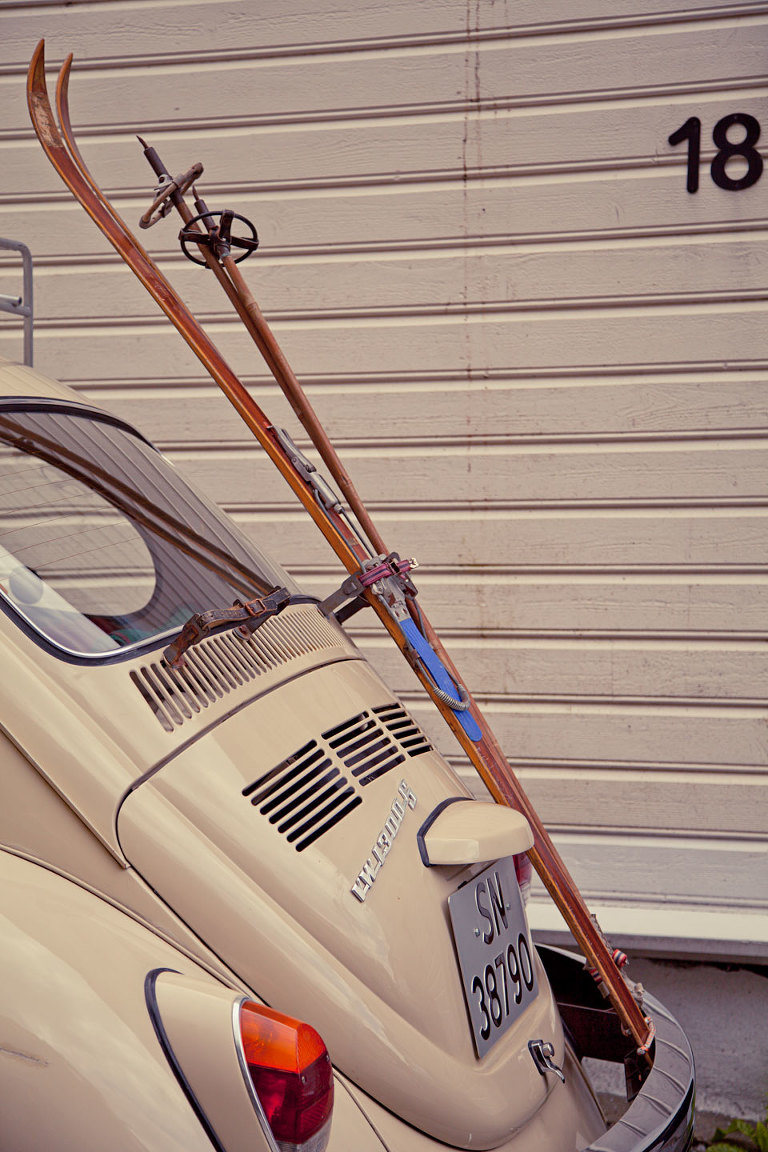 VW with Skis