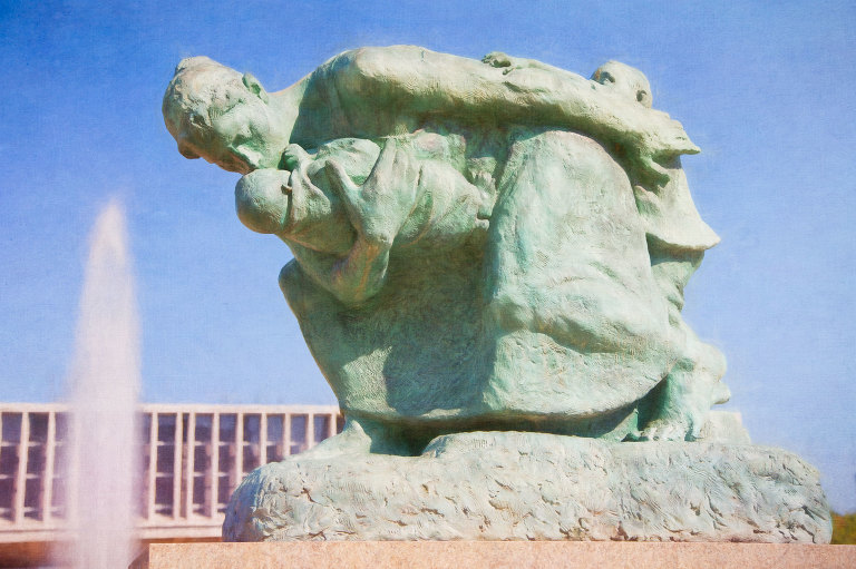 Statue of Mother and Child in the Storm by Hongo Shin