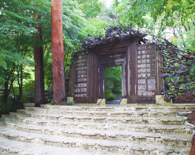 Gateway to Itchiku Kubota's Garden and Kimono Museum